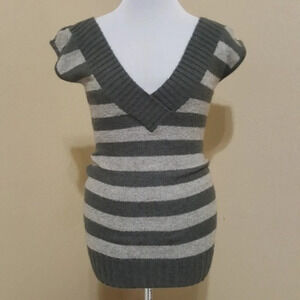 GUESS JEANS | Cap Sleeve V Neck Sweater Striped